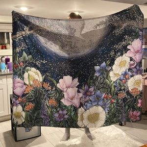 Floral print tapestry